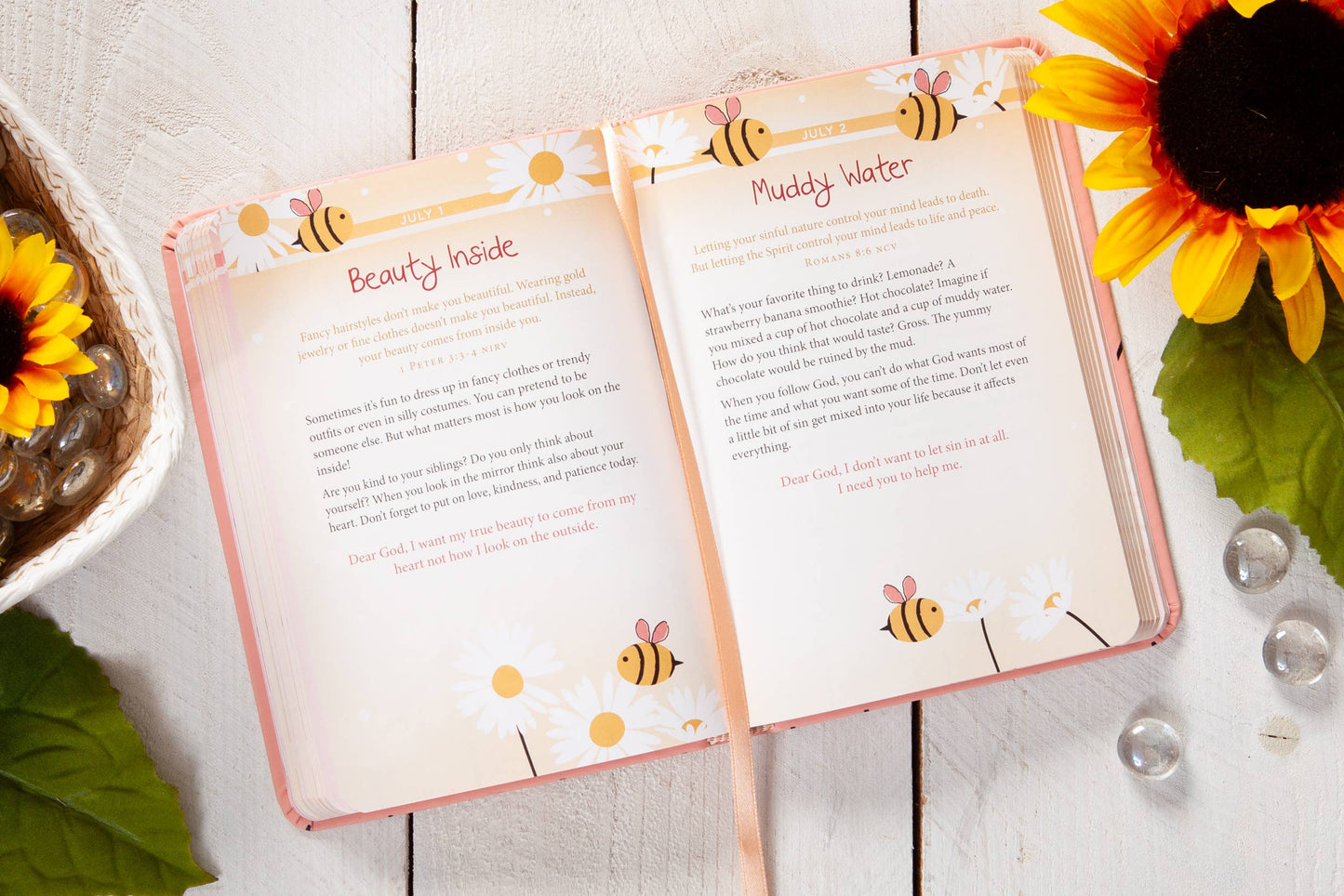Daily Strength for Girls (Devotional, Back to School Gifts)