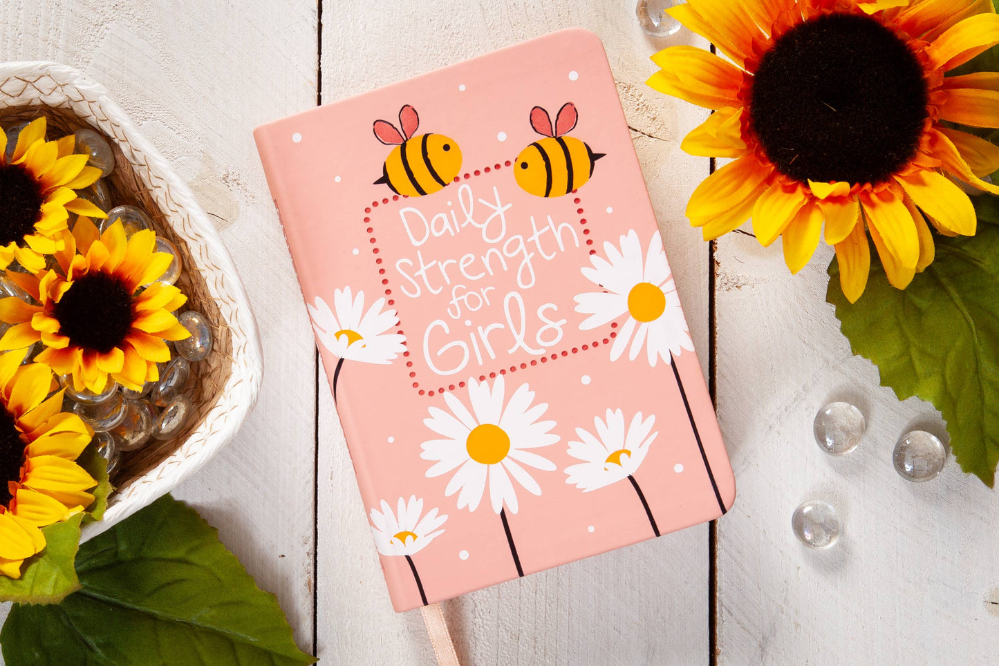 Daily Strength for Girls (Devotional, Back to School Gifts)