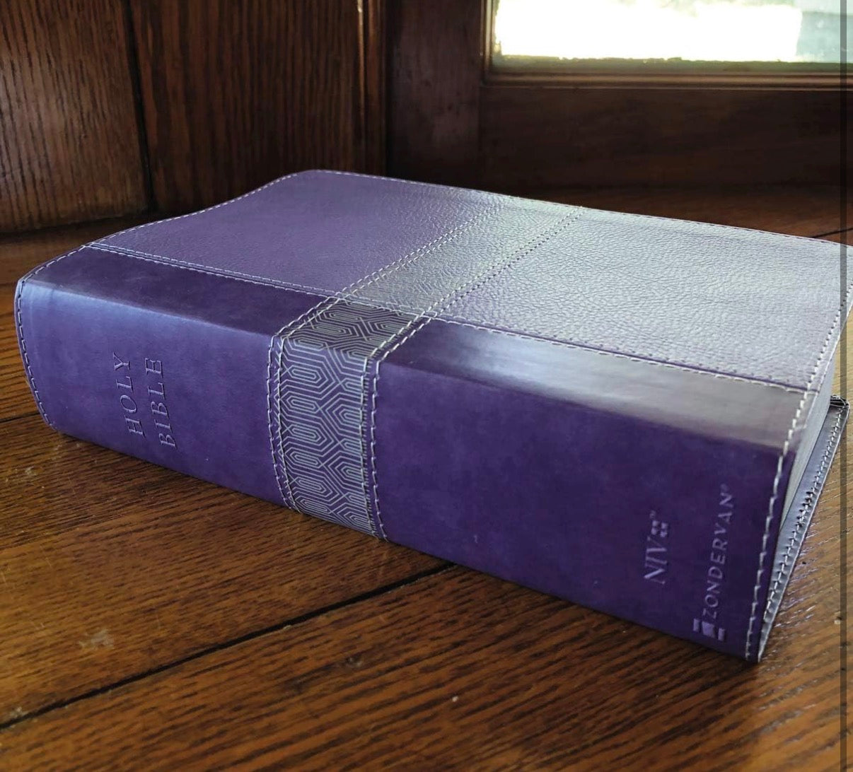 NIV Purple Leathersoft Giant Print Compact Bible