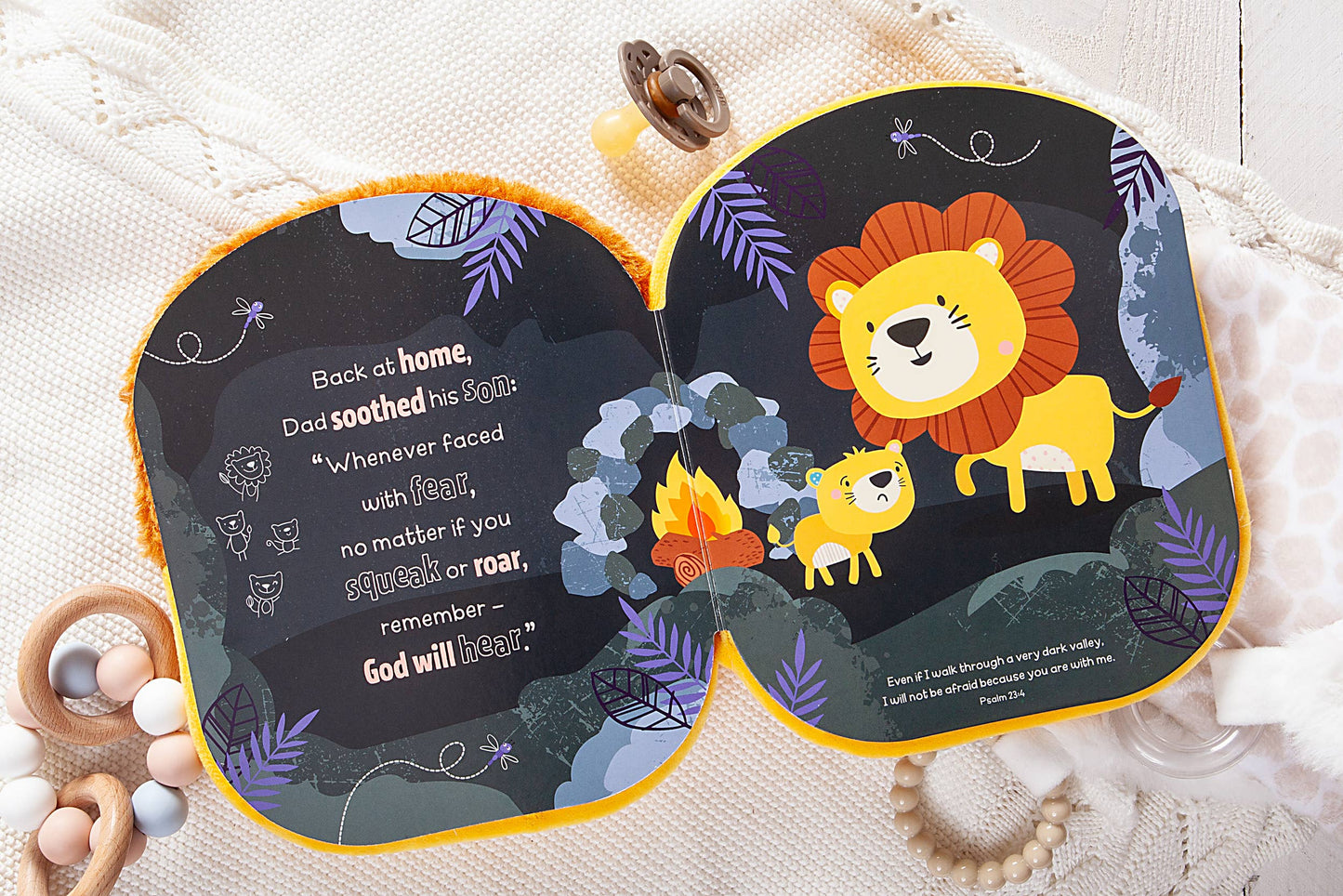 Squish and Snugg: Lion (Plush Book, Ages 3+)